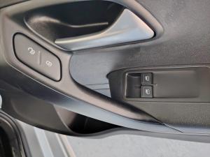 Volkswagen Polo Vivo hatch 1.6 Highline - Image 9