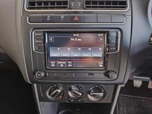 Volkswagen Polo Vivo hatch 1.6 Highline - Image 10