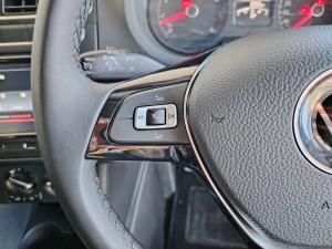 Volkswagen Polo Vivo hatch 1.6 Highline - Image 11