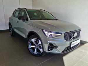 2024 Volvo XC40 B4 Plus Dark