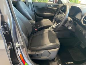 Hyundai Venue 1.0T Fluid auto - Image 8