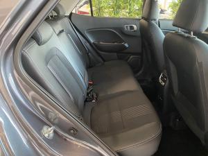 Hyundai Venue 1.0T Fluid auto - Image 9