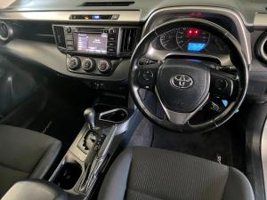 Toyota RAV4 2.0 GX auto - Image 7