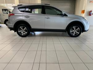Toyota RAV4 2.0 GX auto - Image 4