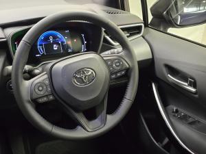 Toyota Corolla 1.8 Hybrid XR - Image 10