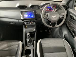 Nissan Magnite 1.0 Turbo Acenta Kuro manual