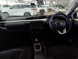 Toyota Hilux 2.8GD-6 48V double cab Raider - Image 6