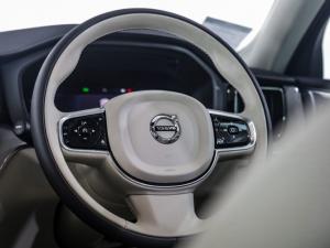Volvo XC60 B5 AWD Ultimate Dark - Image 16