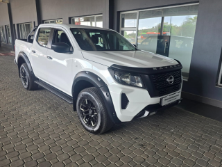 Nissan Navara 2.5DDTi double cab SE Plus auto