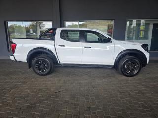 Nissan Navara 2.5DDTi double cab SE Plus auto