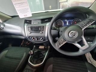 Nissan Navara 2.5DDTi double cab SE Plus auto