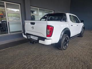 Nissan Navara 2.5DDTi double cab SE Plus auto