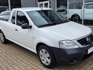 2023 Nissan NP200 1.6i safety pack (aircon)