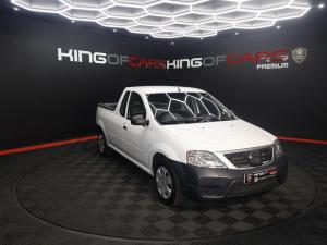 2022 Nissan NP200 1.6i safety pack (aircon)