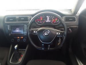 Volkswagen Jetta 1.6TDI Comfortline auto - Image 6
