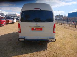 Toyota Hiace 2.5D-4D bus 14-seater GL - Image 7
