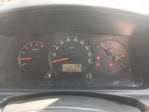 Toyota Hiace 2.5D-4D bus 14-seater GL - Image 13