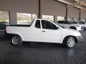 2024 Nissan NP200 1.6i safety pack (aircon)