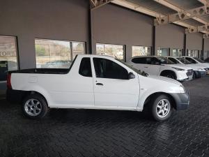 2024 Nissan NP200 1.6i safety pack (aircon)