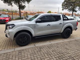 Nissan Navara 2.5DDTi double cab SE Plus auto