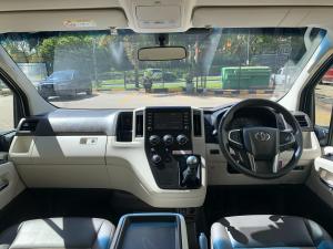 Toyota Quantum 2.8 LWB bus 11-seater GL - Image 8