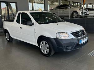 2023 Nissan NP200 1.6i safety pack (aircon)