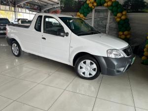 2022 Nissan NP200 1.6i safety pack (aircon)