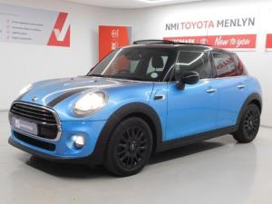 2017 MINI Cooper 5-Door automatic