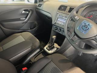 Volkswagen Polo Vivo hatch 1.6 Comfortline auto