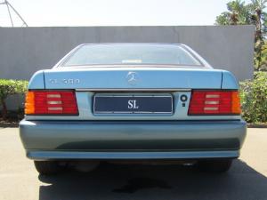 Mercedes-Benz SL 500 automatic - Image 11