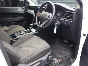 Volkswagen Amarok 2.0TDI double cab Life 4Motion auto - Image 9