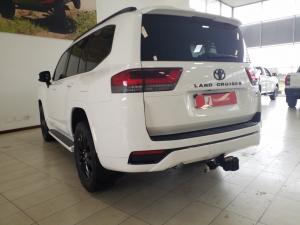 Toyota Land Cruiser 300 3.5T ZX - Image 13