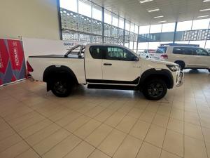 Toyota Hilux 2.4GD-6 Xtra cab Raider manual - Image 4