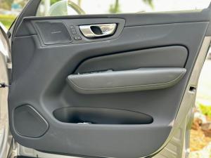 Volvo XC60 B5 AWD Plus Bright - Image 12