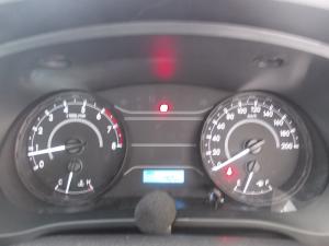 Toyota Hilux 2.0 single cab S (aircon) - Image 9