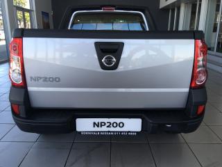 Nissan NP200 1.6i safety pack (aircon)