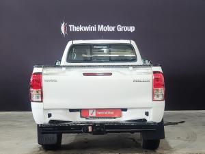 Toyota Hilux 2.8GD-6 4x4 Raider auto - Image 8