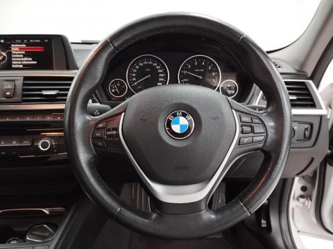 Image BMW 3 Series 318i Luxury Line auto