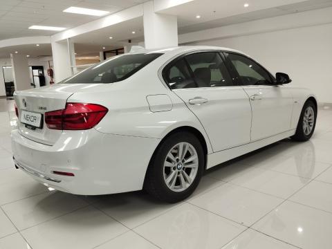 Image BMW 3 Series 318i Luxury Line auto