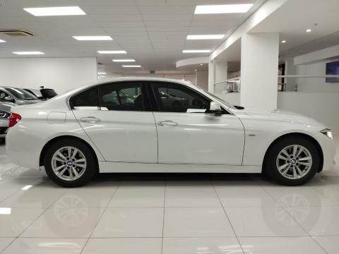 Image BMW 3 Series 318i Luxury Line auto