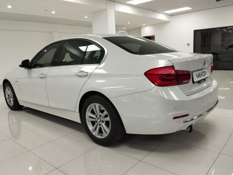 Image BMW 3 Series 318i Luxury Line auto