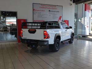 Toyota Hilux 2.8GD-6 Xtra cab 4x4 Legend manual - Image 4