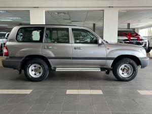 Toyota Land Cruiser 100 GX 4.5P - Image 4