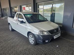 2021 Nissan NP200 1.6i safety pack (aircon)