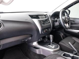 Nissan Navara 2.5DDTi double cab SE Plus auto