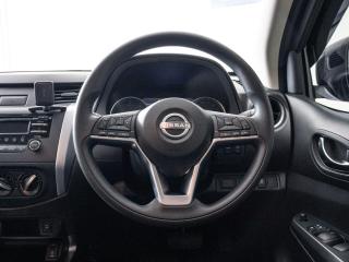 Nissan Navara 2.5DDTi double cab SE Plus auto