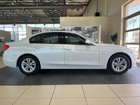 Image BMW 3 Series 318i Luxury Line auto