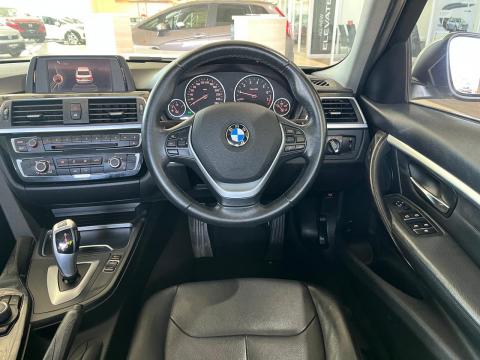 Image BMW 3 Series 318i Luxury Line auto