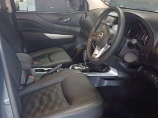 Nissan Navara 2.5DDTi double cab LE Plus