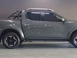 Nissan Navara 2.5DDTi double cab LE Plus - Image 4